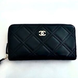 CHANEL Black Leather Double Stitch Tassel Wallet